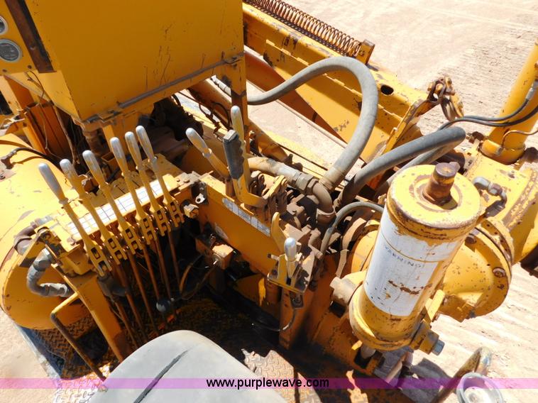 image for item L5919 1995 International F9370 pressure digger truck