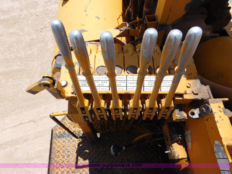 image for item L5919 1995 International F9370 pressure digger truck