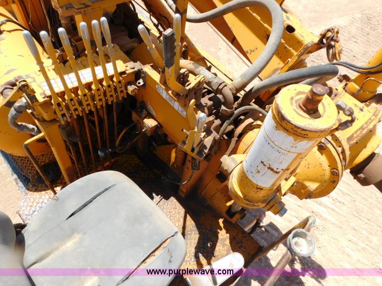 image for item L5919 1995 International F9370 pressure digger truck