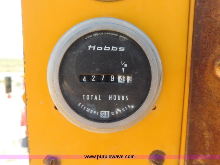 image for item L5919 1995 International F9370 pressure digger truck