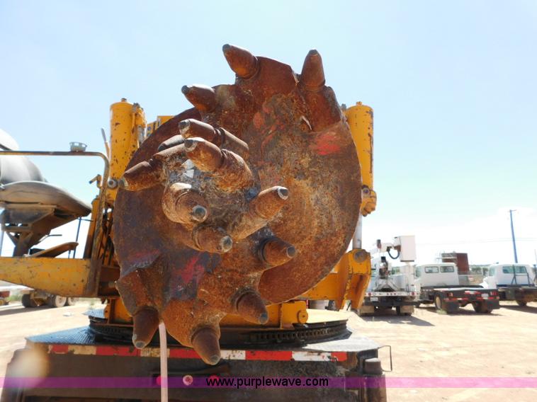 image for item L5919 1995 International F9370 pressure digger truck