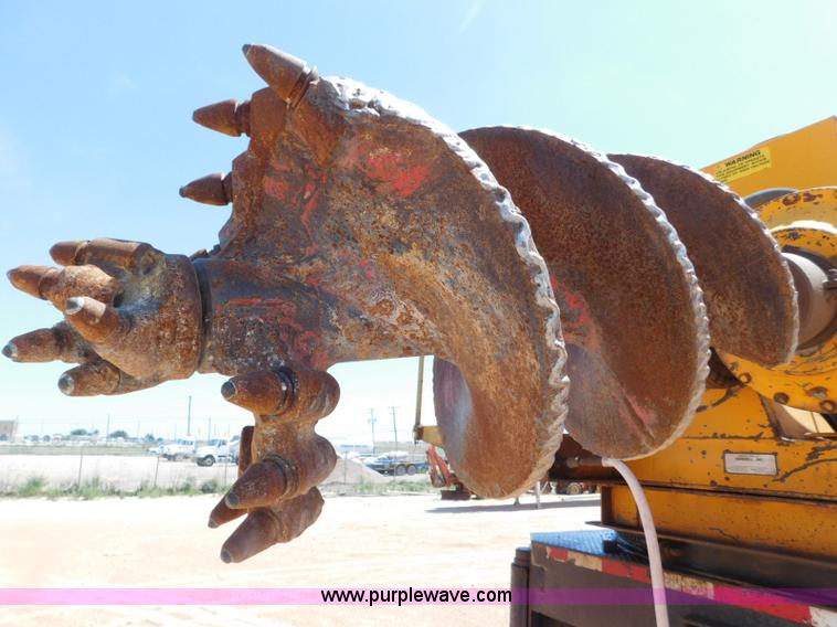 image for item L5919 1995 International F9370 pressure digger truck