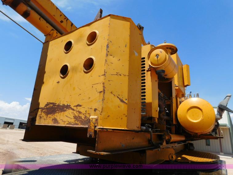 image for item L5919 1995 International F9370 pressure digger truck