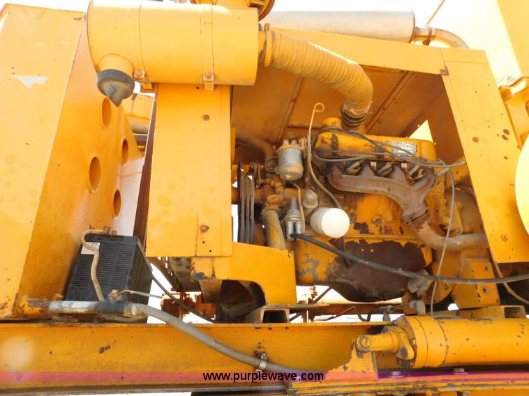 image for item L5919 1995 International F9370 pressure digger truck