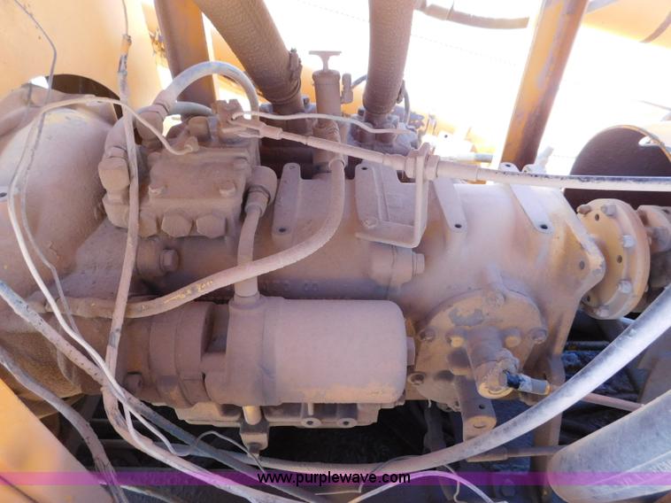 image for item L5919 1995 International F9370 pressure digger truck