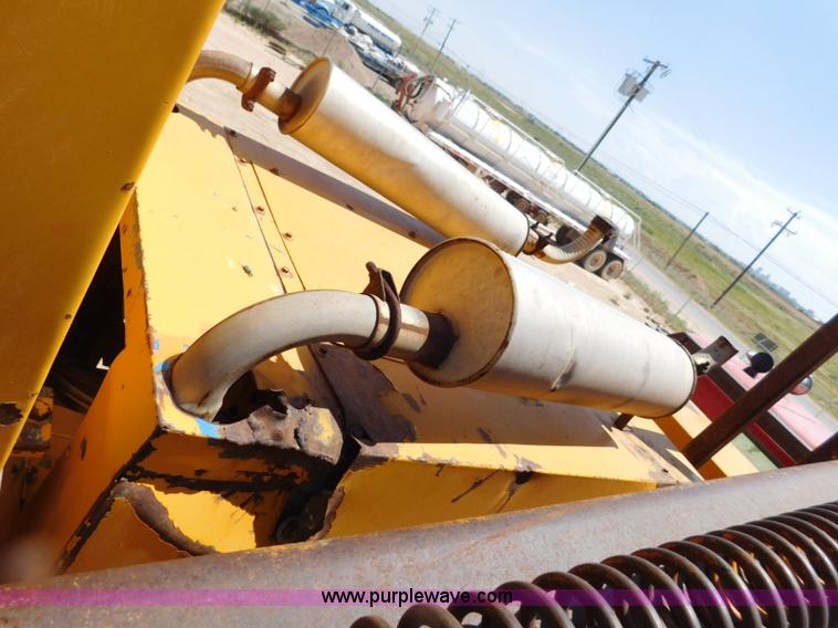 image for item L5919 1995 International F9370 pressure digger truck