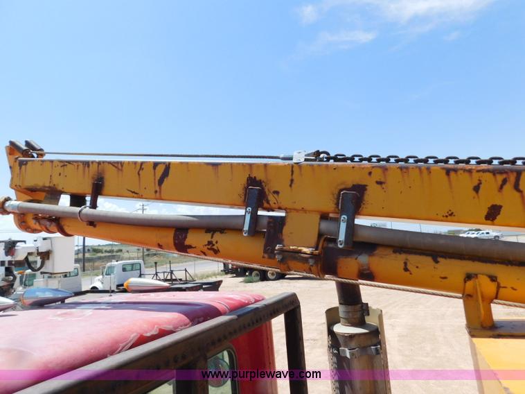 image for item L5919 1995 International F9370 pressure digger truck