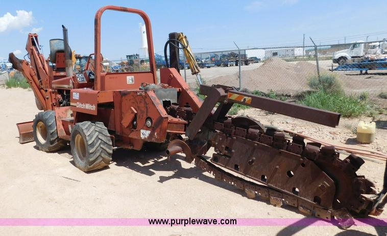 image for item L5920 1995 Ditch Witch 5110 trencher