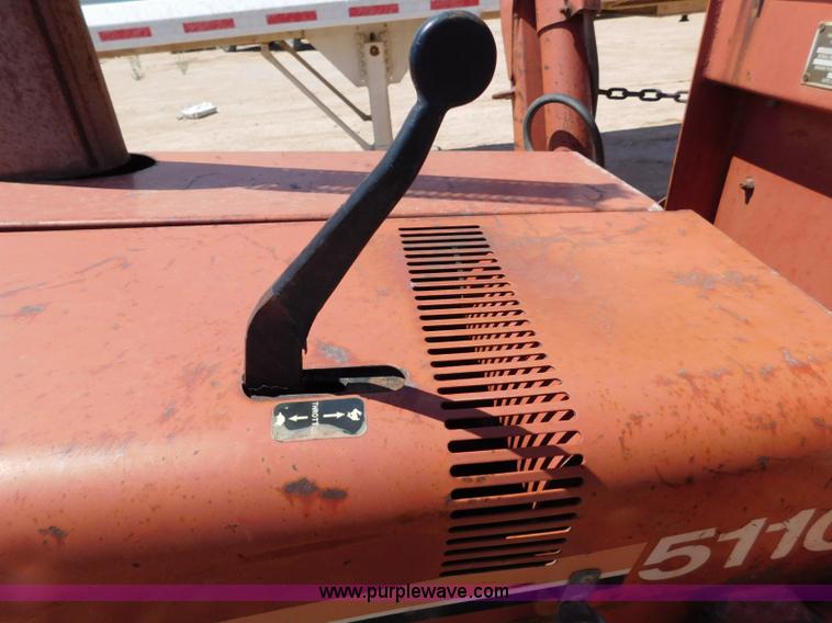 image for item L5920 1995 Ditch Witch 5110 trencher