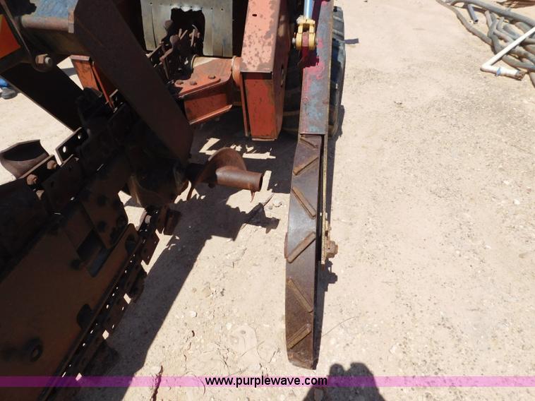 image for item L5920 1995 Ditch Witch 5110 trencher