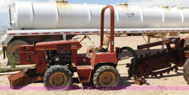 image for item L5921 2002 Ditch Witch 3700 trencher