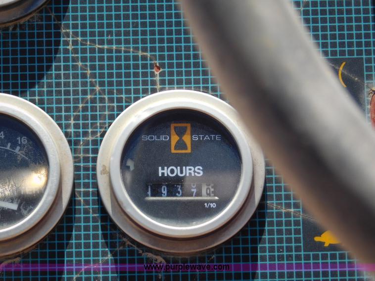 image for item L5921 2002 Ditch Witch 3700 trencher