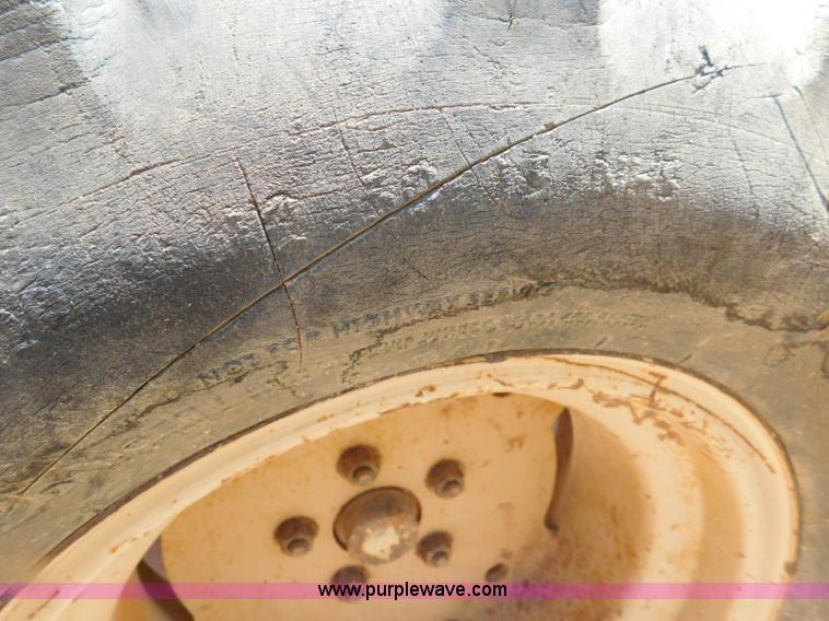 image for item L5921 2002 Ditch Witch 3700 trencher