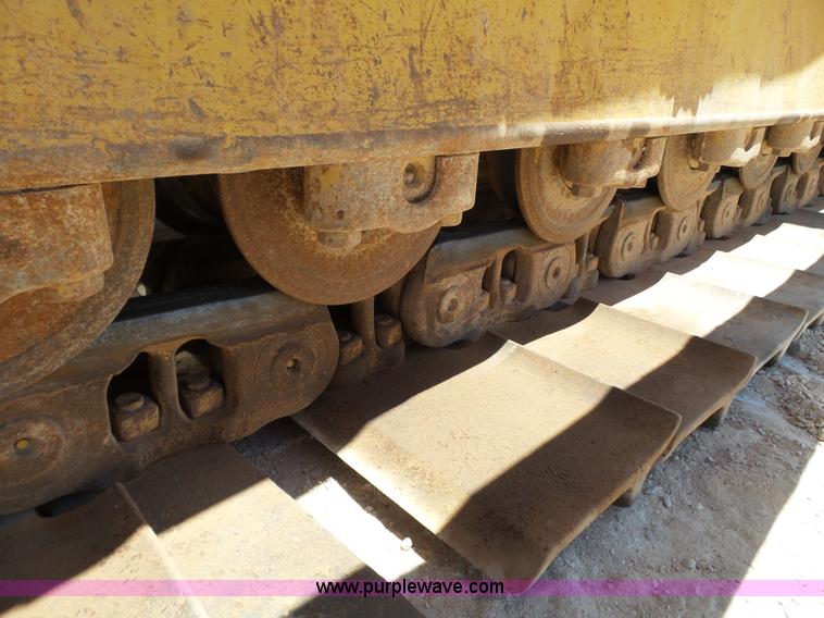 image for item L5922 2006 Caterpillar D6R XW Series III dozer