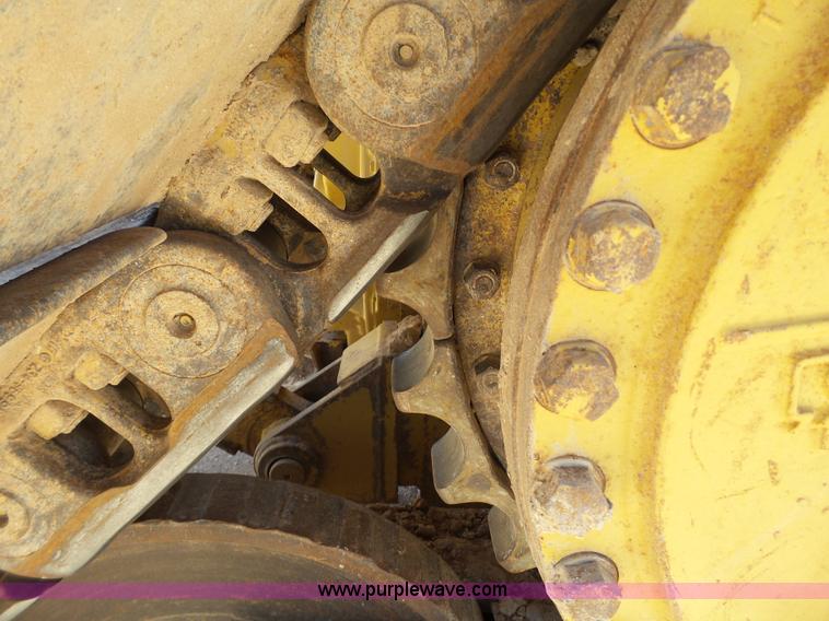 image for item L5922 2006 Caterpillar D6R XW Series III dozer