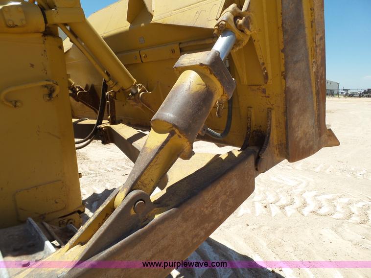 image for item L5922 2006 Caterpillar D6R XW Series III dozer