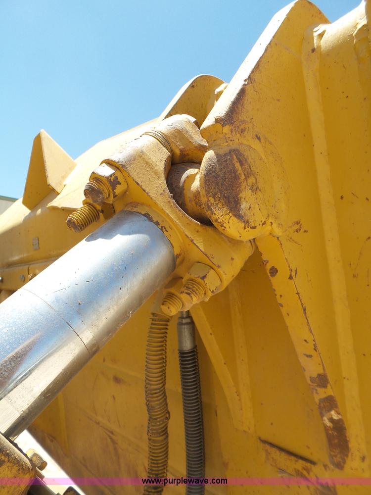 image for item L5922 2006 Caterpillar D6R XW Series III dozer