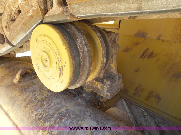 image for item L5922 2006 Caterpillar D6R XW Series III dozer