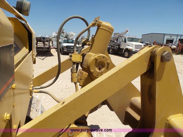 image for item L5922 2006 Caterpillar D6R XW Series III dozer