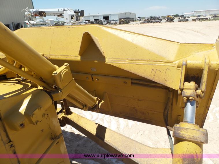 image for item L5922 2006 Caterpillar D6R XW Series III dozer