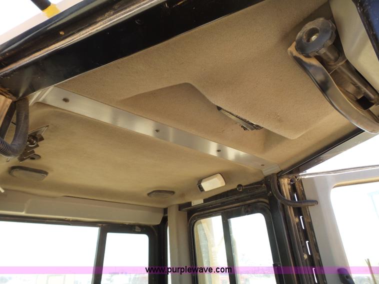 image for item L5922 2006 Caterpillar D6R XW Series III dozer