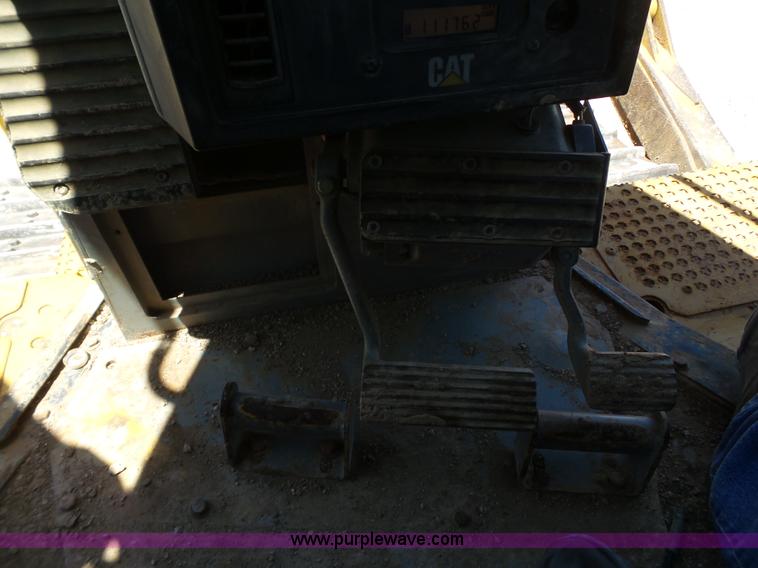 image for item L5922 2006 Caterpillar D6R XW Series III dozer