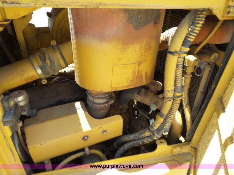 image for item L5922 2006 Caterpillar D6R XW Series III dozer