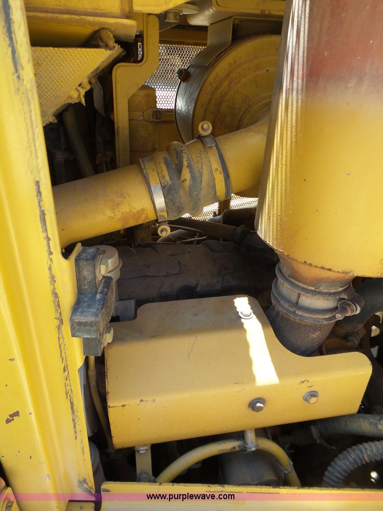 image for item L5922 2006 Caterpillar D6R XW Series III dozer