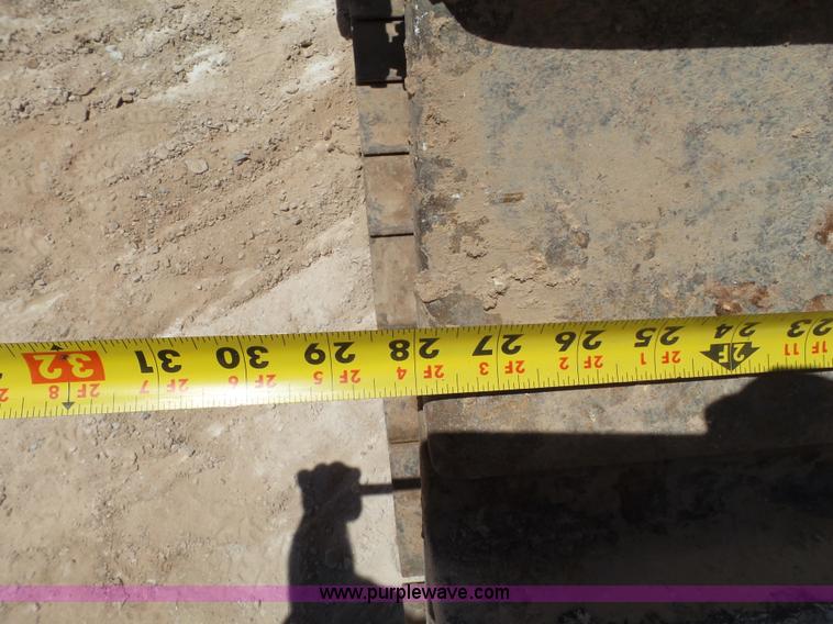 image for item L5922 2006 Caterpillar D6R XW Series III dozer