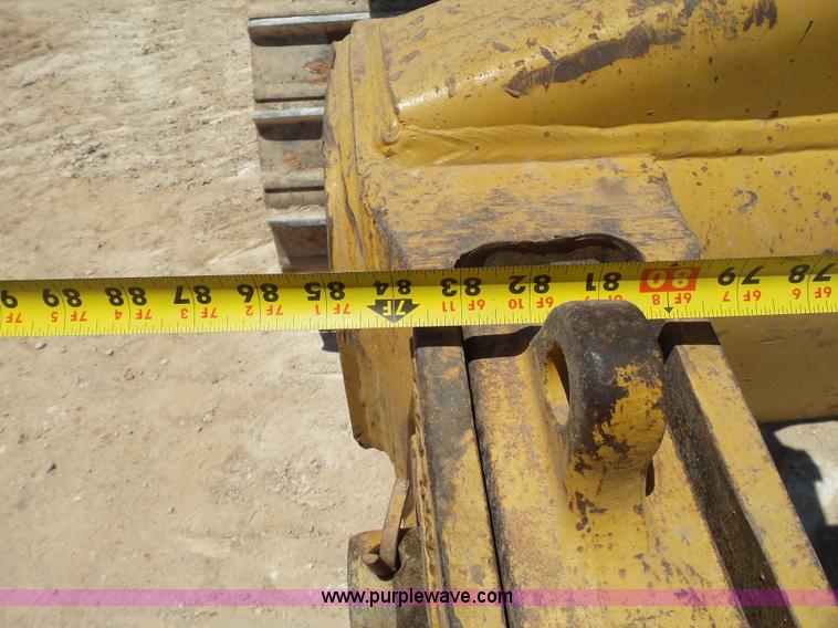 image for item L5922 2006 Caterpillar D6R XW Series III dozer
