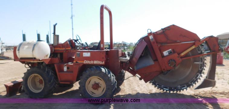 image for item L5924 1997 Ditch Witch 8020T rock saw