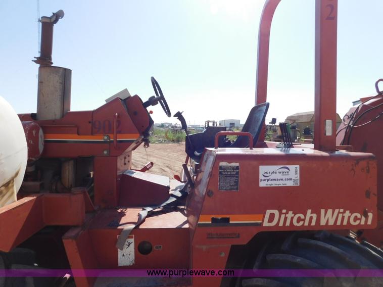 image for item L5924 1997 Ditch Witch 8020T rock saw