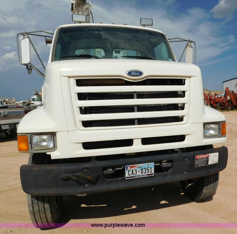 image for item L5929 1998 Ford LT8501 Louisville 101 pressure digger truck