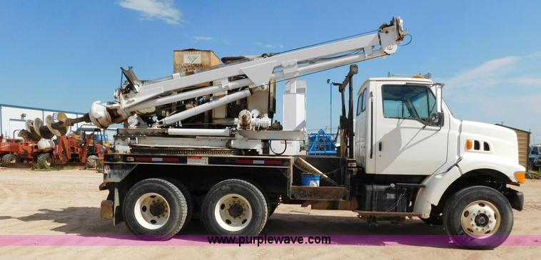 image for item L5929 1998 Ford LT8501 Louisville 101 pressure digger truck