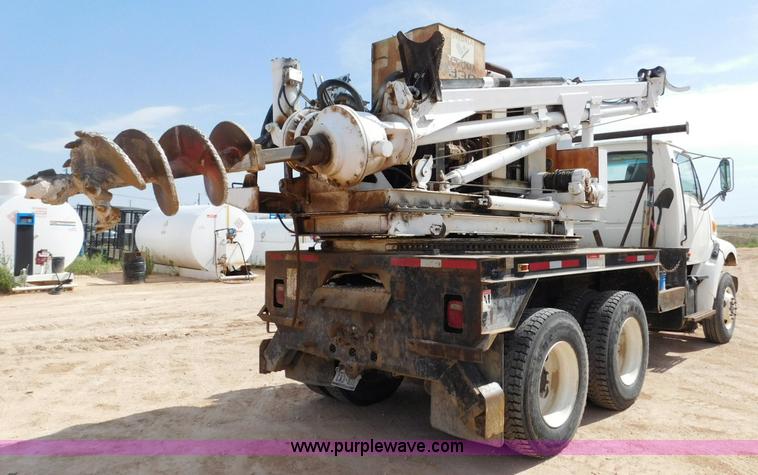 image for item L5929 1998 Ford LT8501 Louisville 101 pressure digger truck