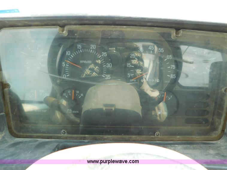 image for item L5929 1998 Ford LT8501 Louisville 101 pressure digger truck