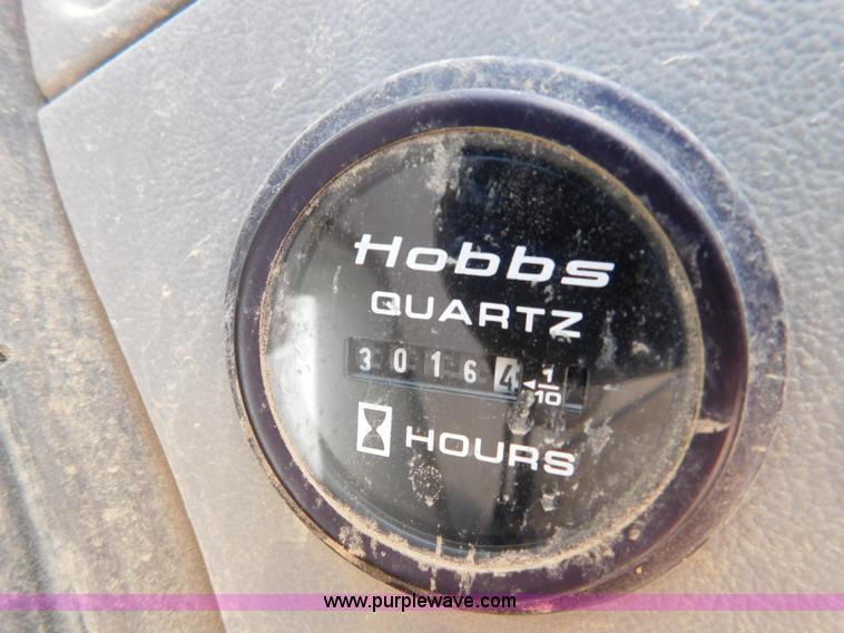 image for item L5929 1998 Ford LT8501 Louisville 101 pressure digger truck