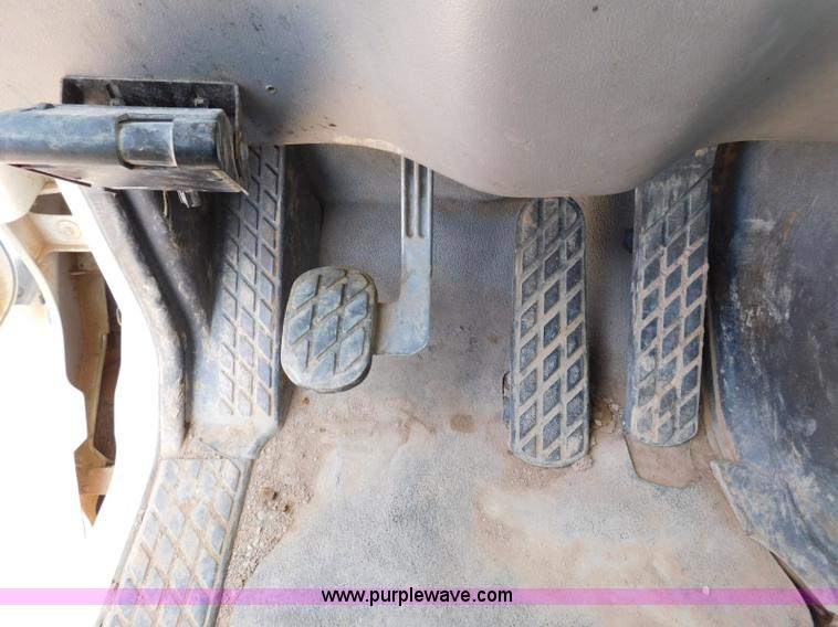 image for item L5929 1998 Ford LT8501 Louisville 101 pressure digger truck