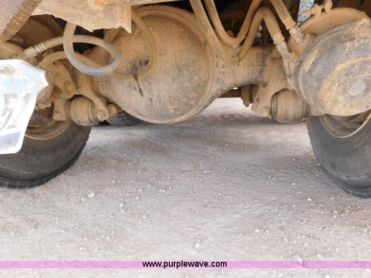 image for item L5929 1998 Ford LT8501 Louisville 101 pressure digger truck