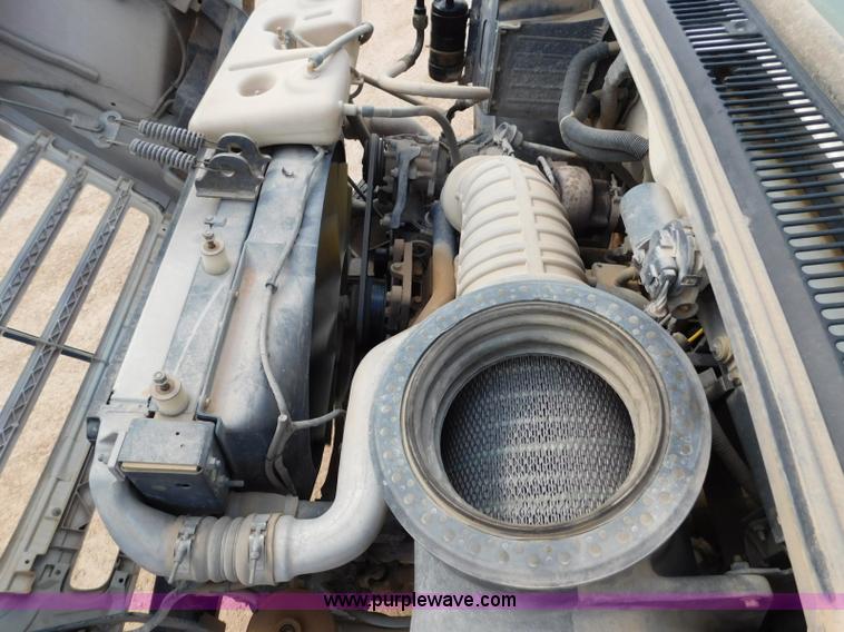 image for item L5929 1998 Ford LT8501 Louisville 101 pressure digger truck