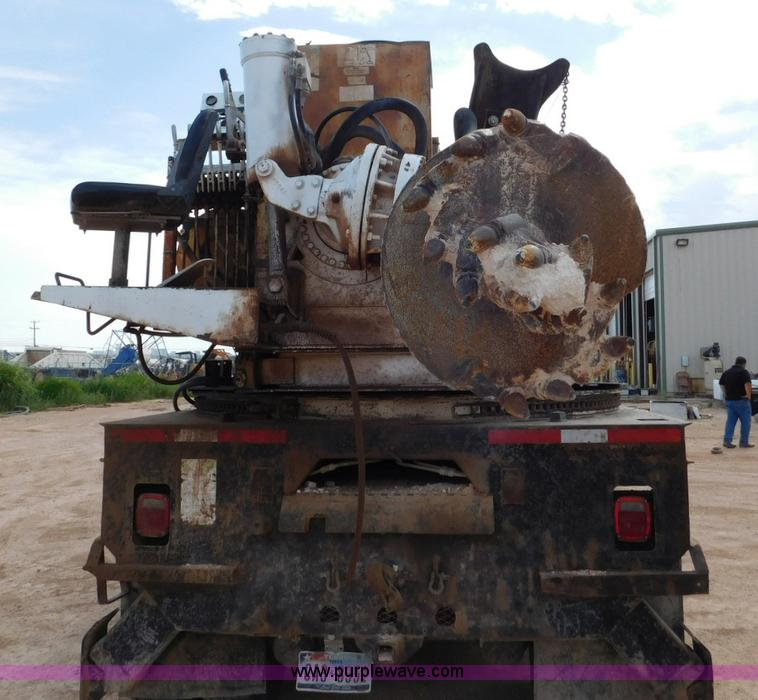 image for item L5929 1998 Ford LT8501 Louisville 101 pressure digger truck