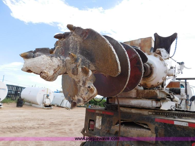 image for item L5929 1998 Ford LT8501 Louisville 101 pressure digger truck