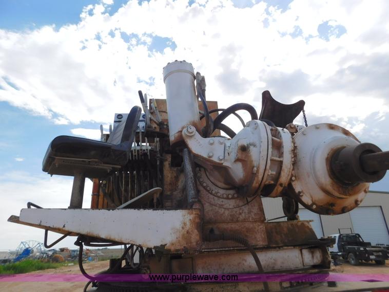 image for item L5929 1998 Ford LT8501 Louisville 101 pressure digger truck