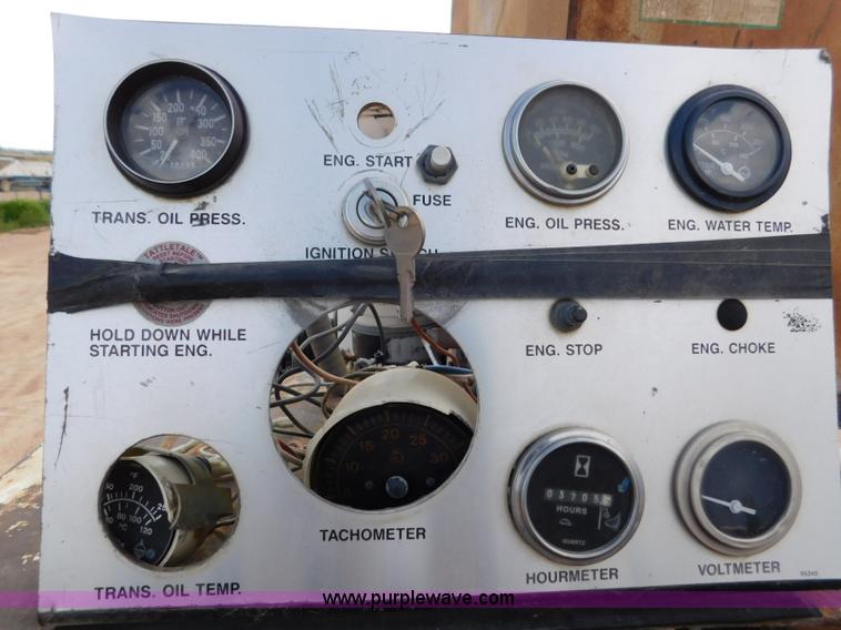 image for item L5929 1998 Ford LT8501 Louisville 101 pressure digger truck