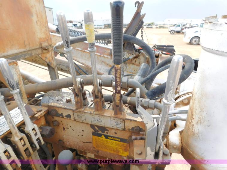 image for item L5929 1998 Ford LT8501 Louisville 101 pressure digger truck