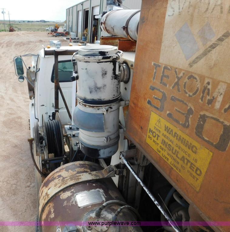 image for item L5929 1998 Ford LT8501 Louisville 101 pressure digger truck