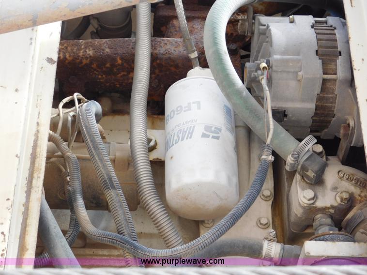 image for item L5929 1998 Ford LT8501 Louisville 101 pressure digger truck