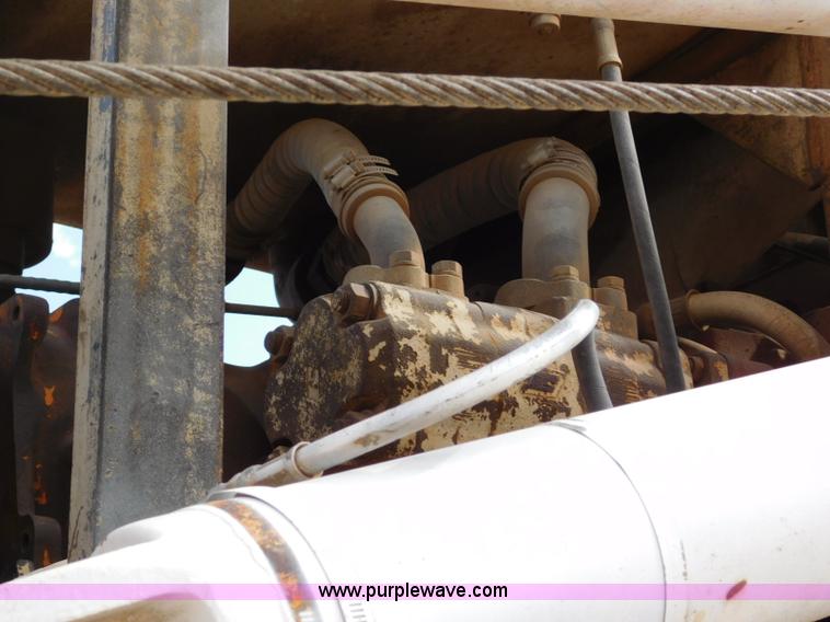 image for item L5929 1998 Ford LT8501 Louisville 101 pressure digger truck