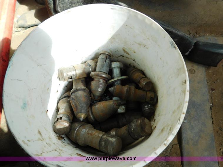 image for item L5929 1998 Ford LT8501 Louisville 101 pressure digger truck