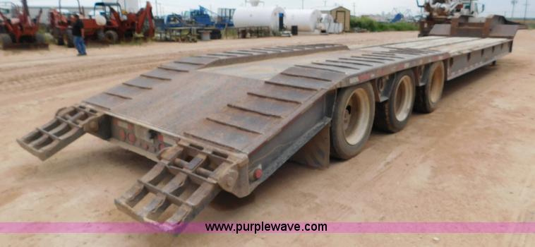 image for item L5930 2003 Atoka 22-DE-60-3 equipment trailer